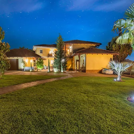 Helene Guest house 3*